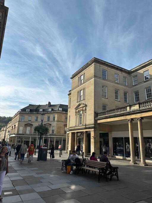 Haus Of Sulis, City Centre Apartment With Lift Access Bath Exterior foto
